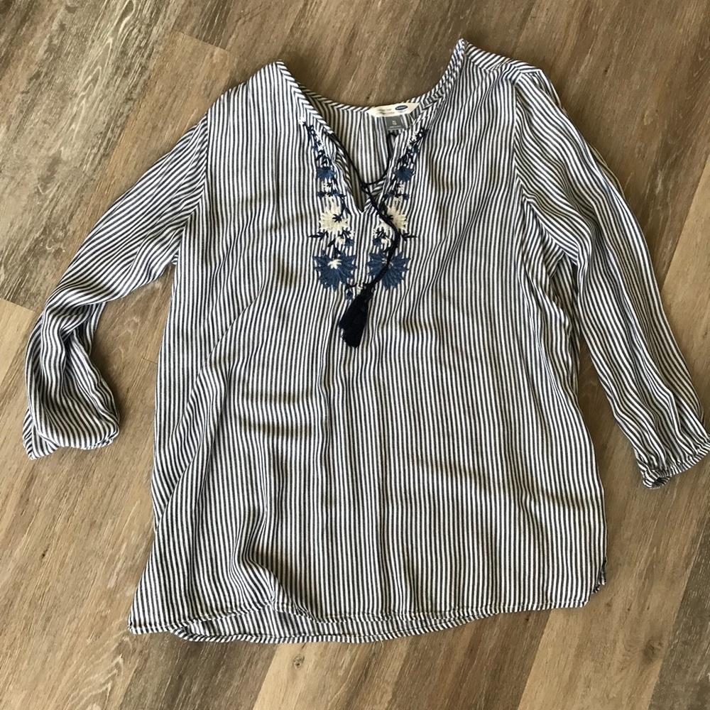 Plus size tunic with embroidery